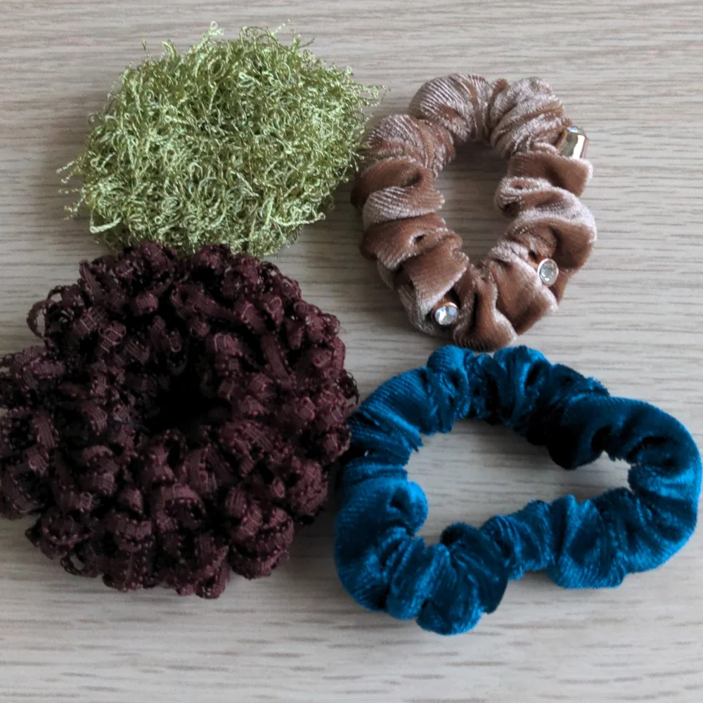 Hair accessories scrunchies
